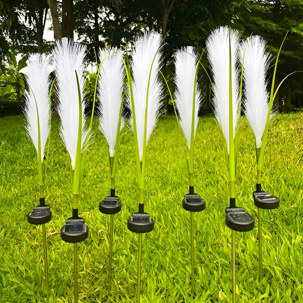 Mosrugs | EcoGlo – Sustainable Solar Reed Lamp