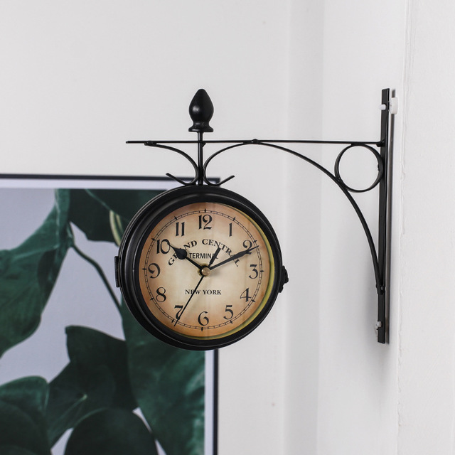 Mosrugs | TwinView - Euro-Style Double Wall Clock