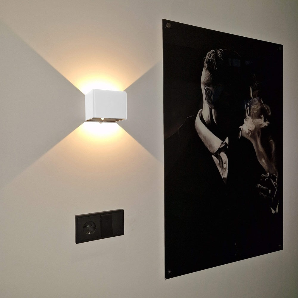 Mosrugs | Luxe Wireless Rechargeable Wall Light – Motion Sensor & Warm LED Lighting (2700K)