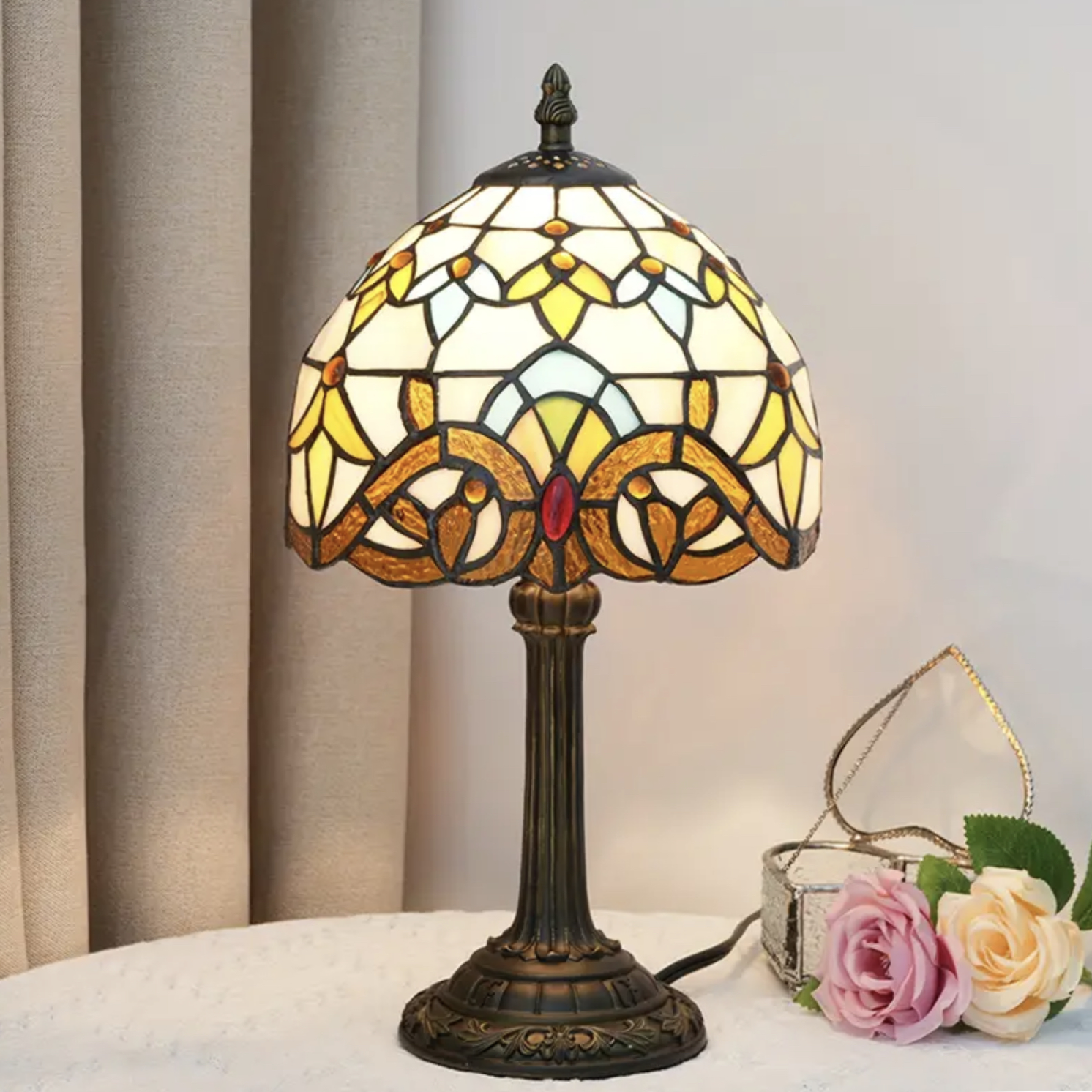 Mosrugs | VerreMystique Tiffany Lamp – Timeless Stained Glass Table Lamp for Warm Ambient Lighting