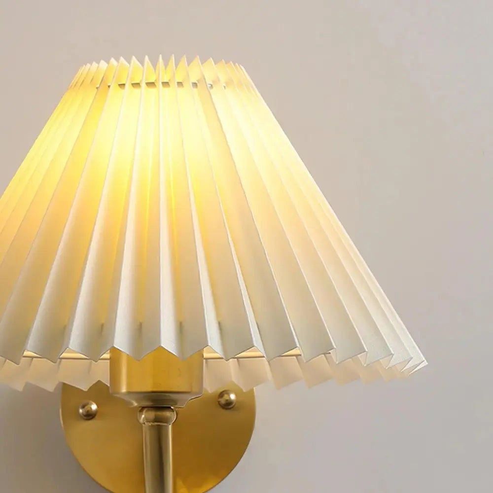 Mosrugs | GoldenAura - Elegant Wall Light