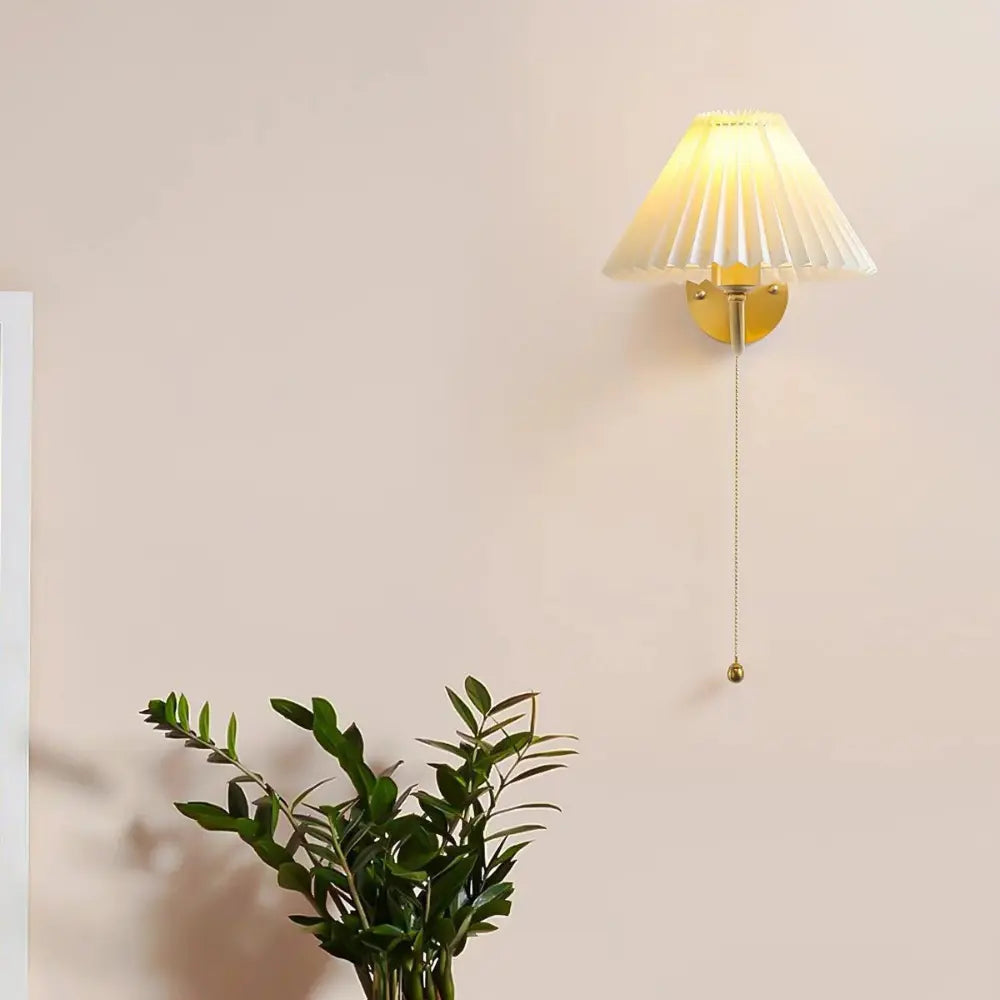 Mosrugs | GoldenAura - Elegant Wall Light