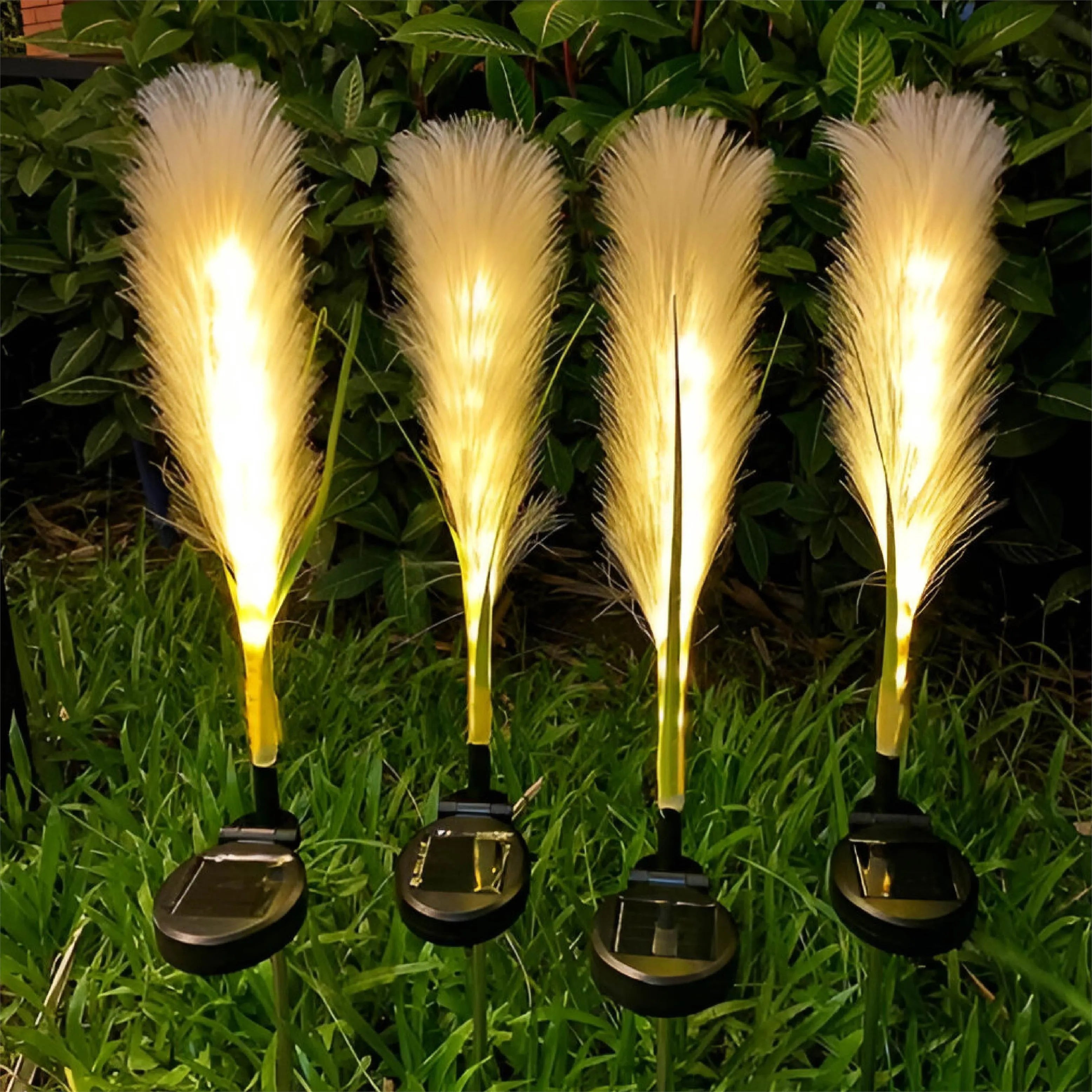 Mosrugs | EcoGlo – Sustainable Solar Reed Lamp