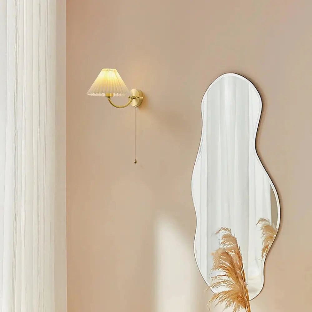 Mosrugs | GoldenAura - Elegant Wall Light