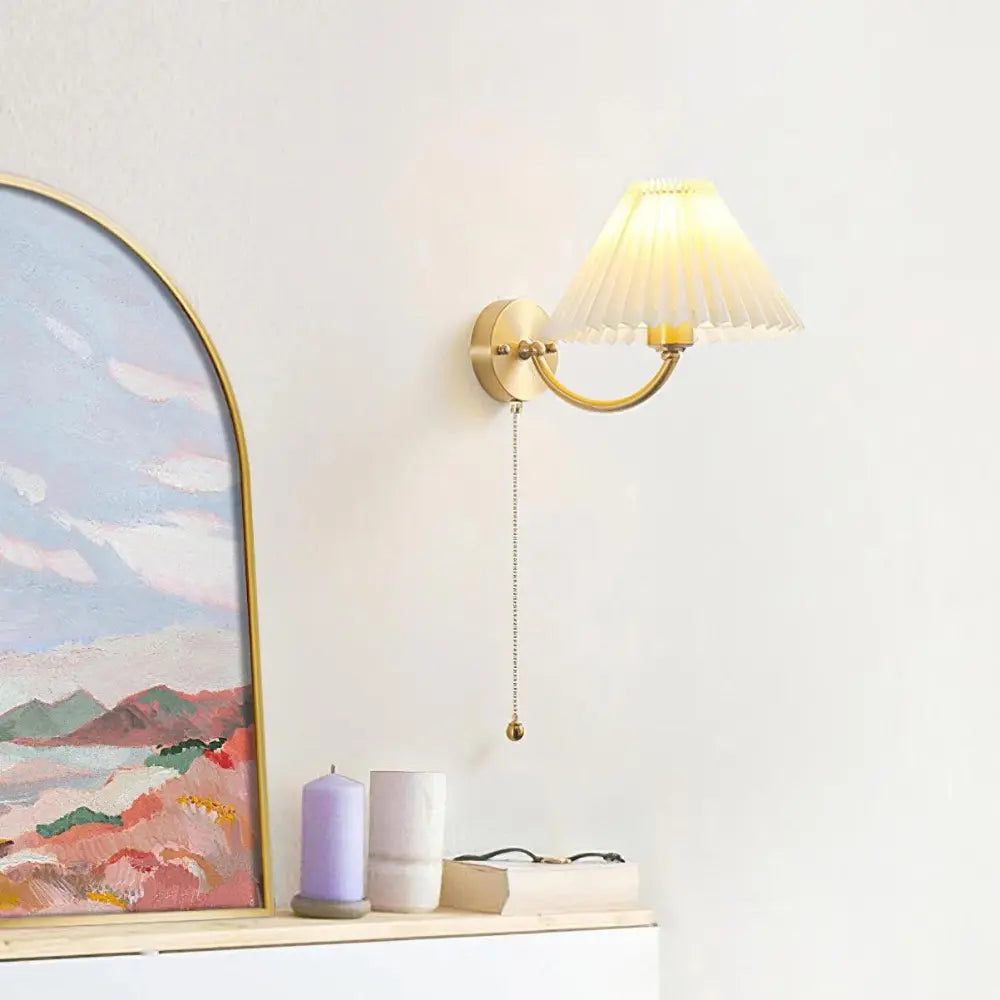 Mosrugs | GoldenAura - Elegant Wall Light