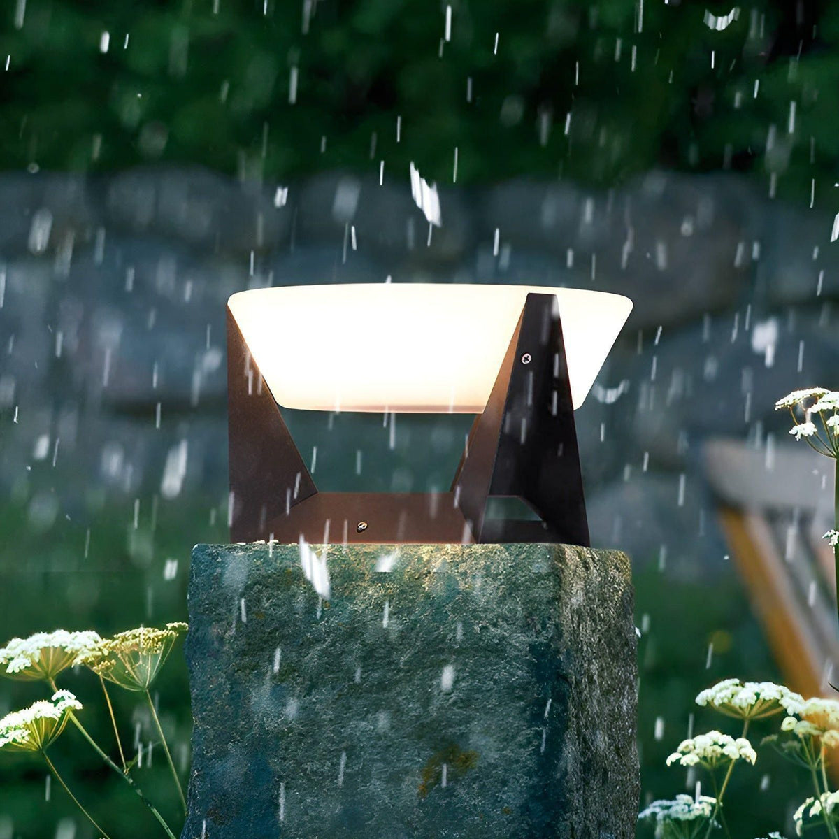 Mosrugs | Luxio Solar – Luxurious Solar-Powered Japanese Garden Lamp
