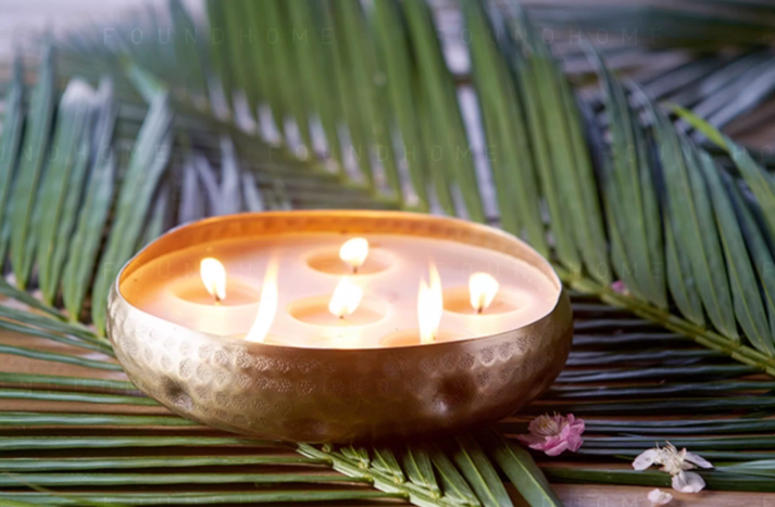 Mosrugs | LuxeLight XL Scented Candle – 17 Wicks of Enchanting Fragrance & Golden Elegance