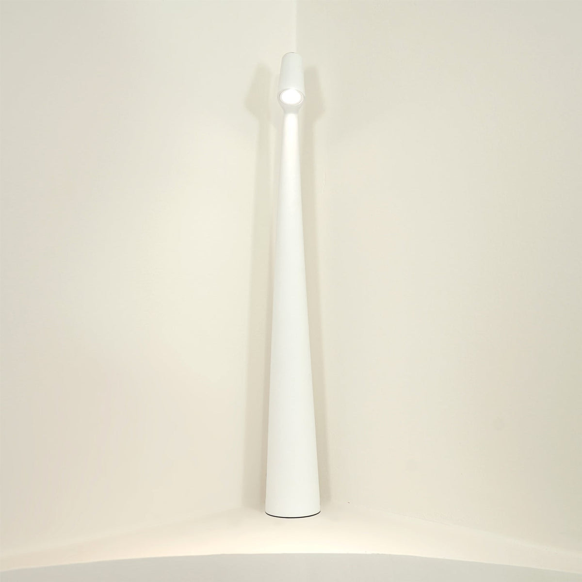 Mosrugs | EcoLight – Energy-Efficient Rechargeable Desk Lamp