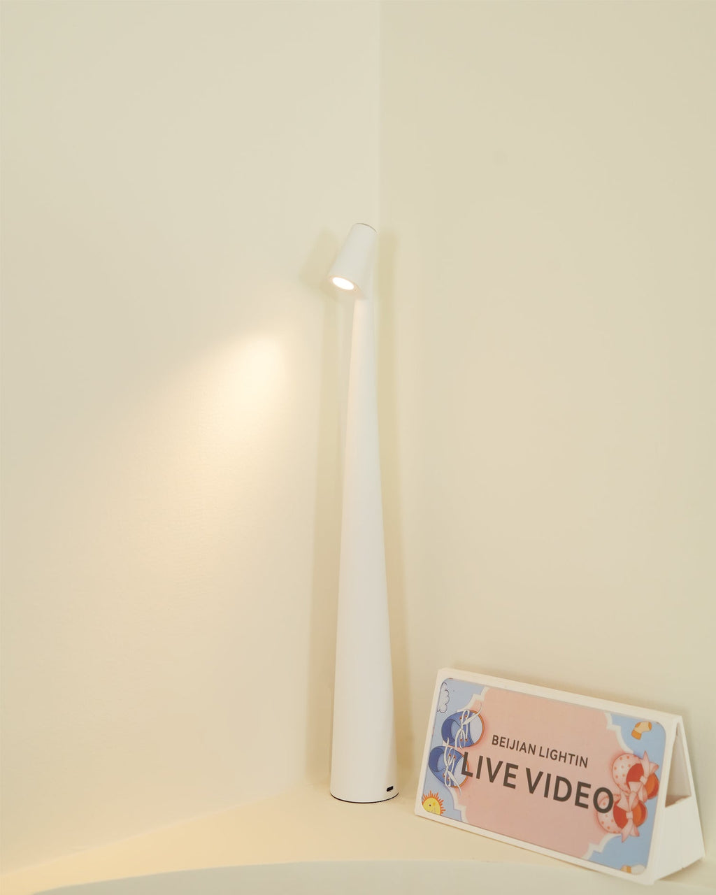 Mosrugs | EcoLight – Energy-Efficient Rechargeable Desk Lamp