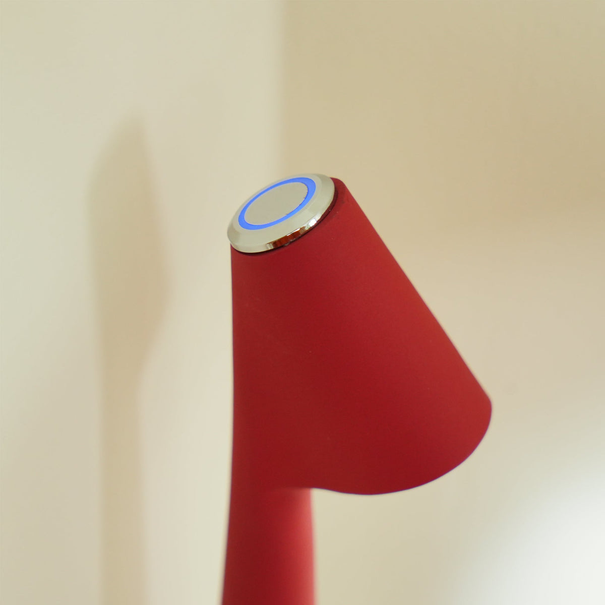 Mosrugs | EcoLight – Energy-Efficient Rechargeable Desk Lamp