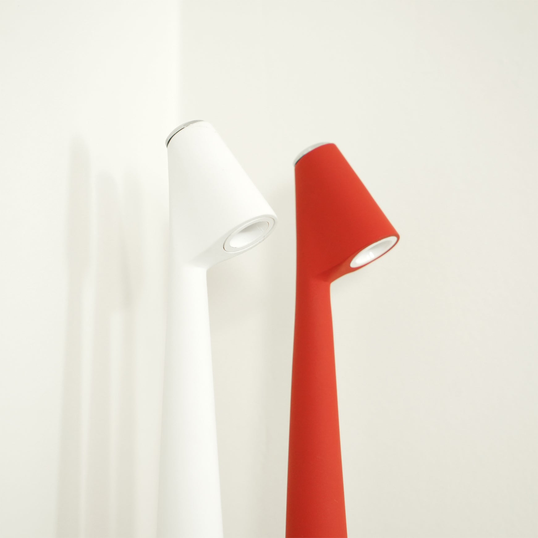 Mosrugs | EcoLight – Energy-Efficient Rechargeable Desk Lamp