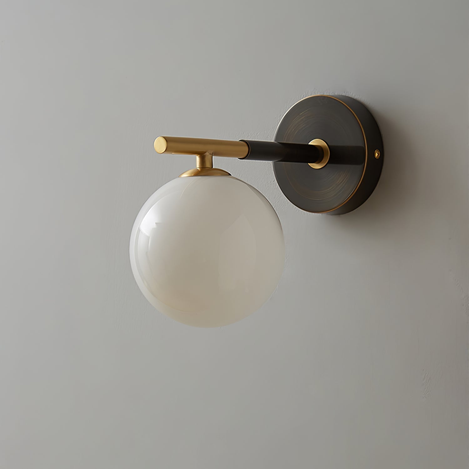 Mosrugs | GlobalGlow – Gold Wall Lamp with Global Inspiration