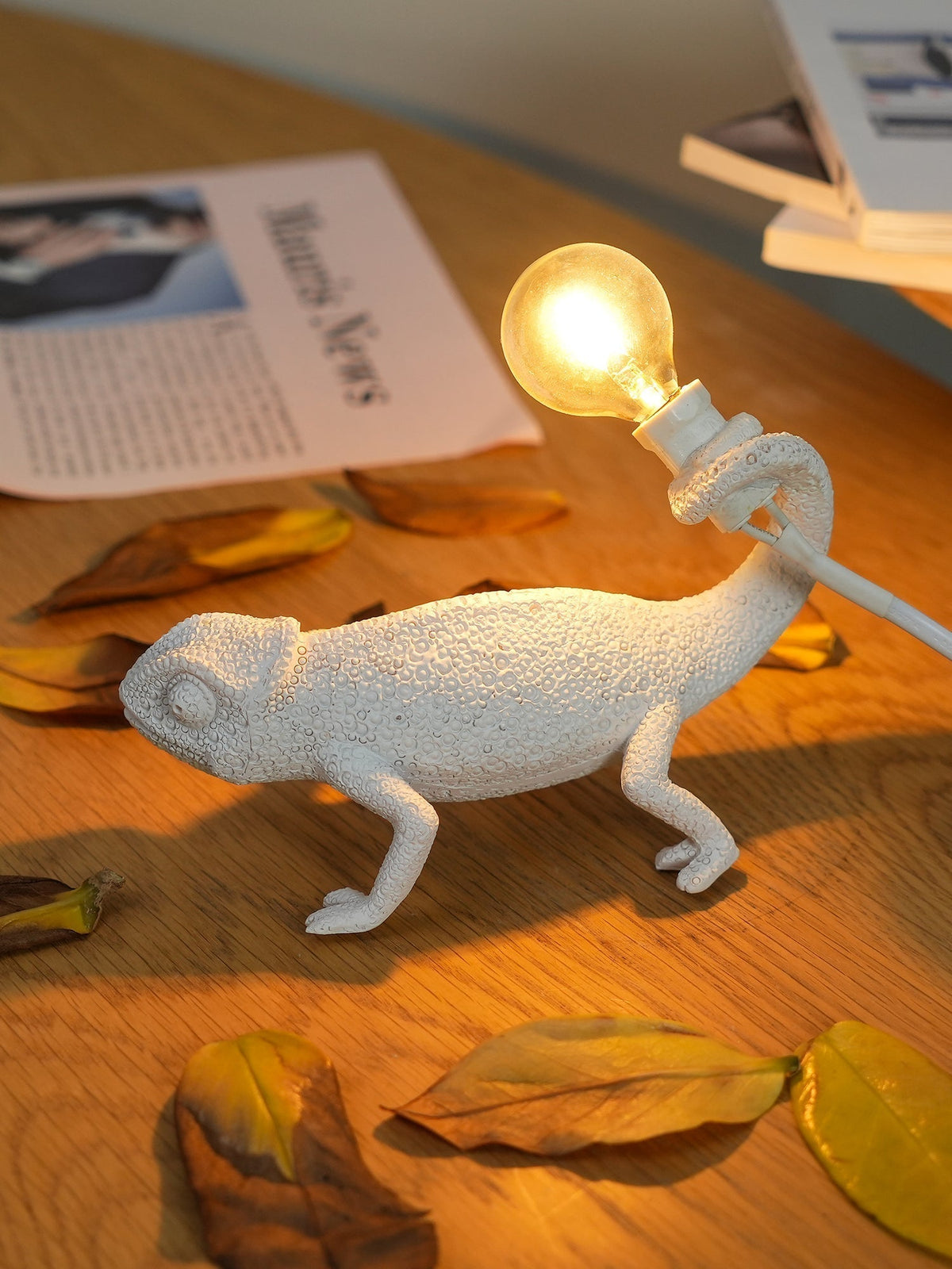 Mosrugs | CamouGlow – Resin Table Lamp with Charming Chameleon Detail
