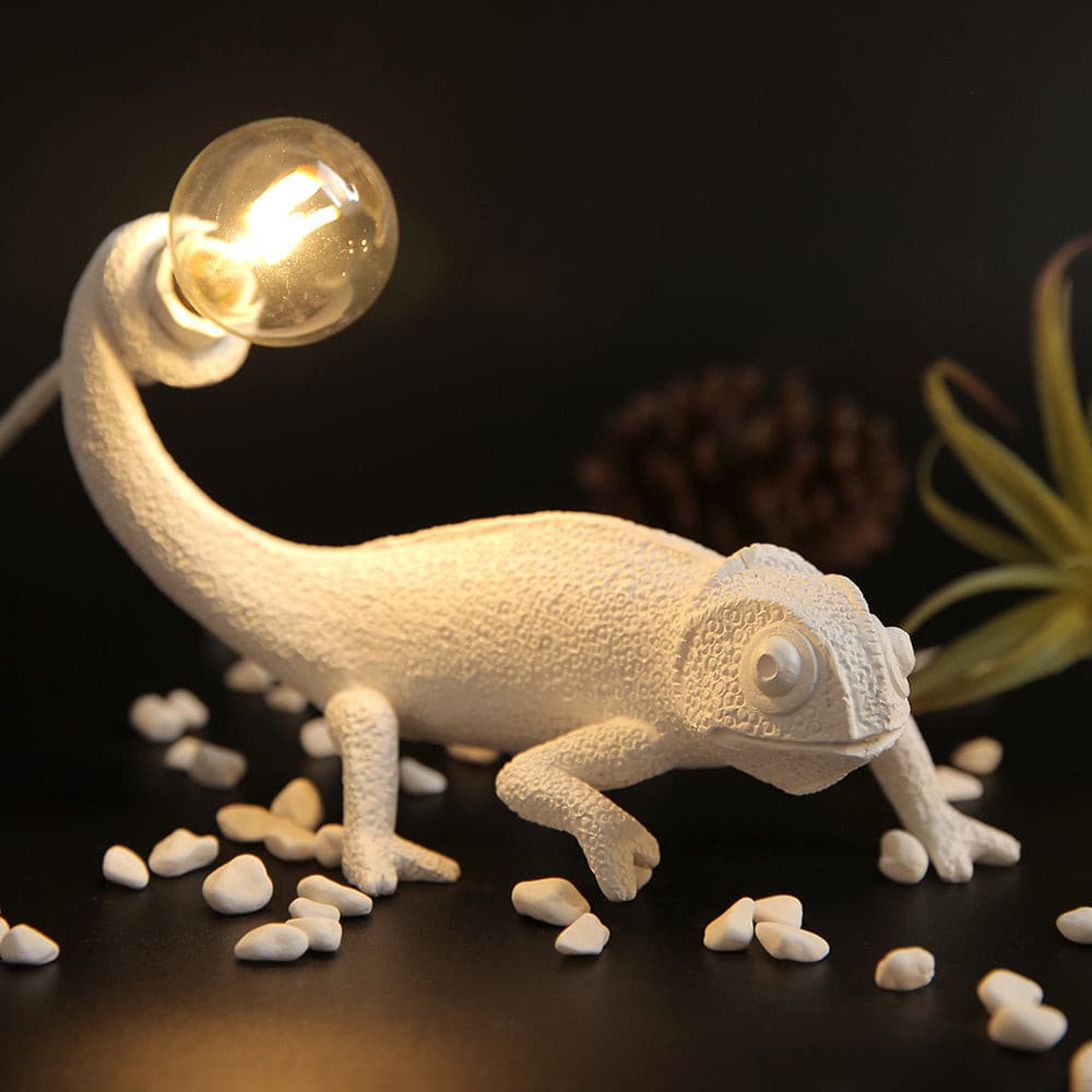 Mosrugs | CamouGlow – Resin Table Lamp with Charming Chameleon Detail