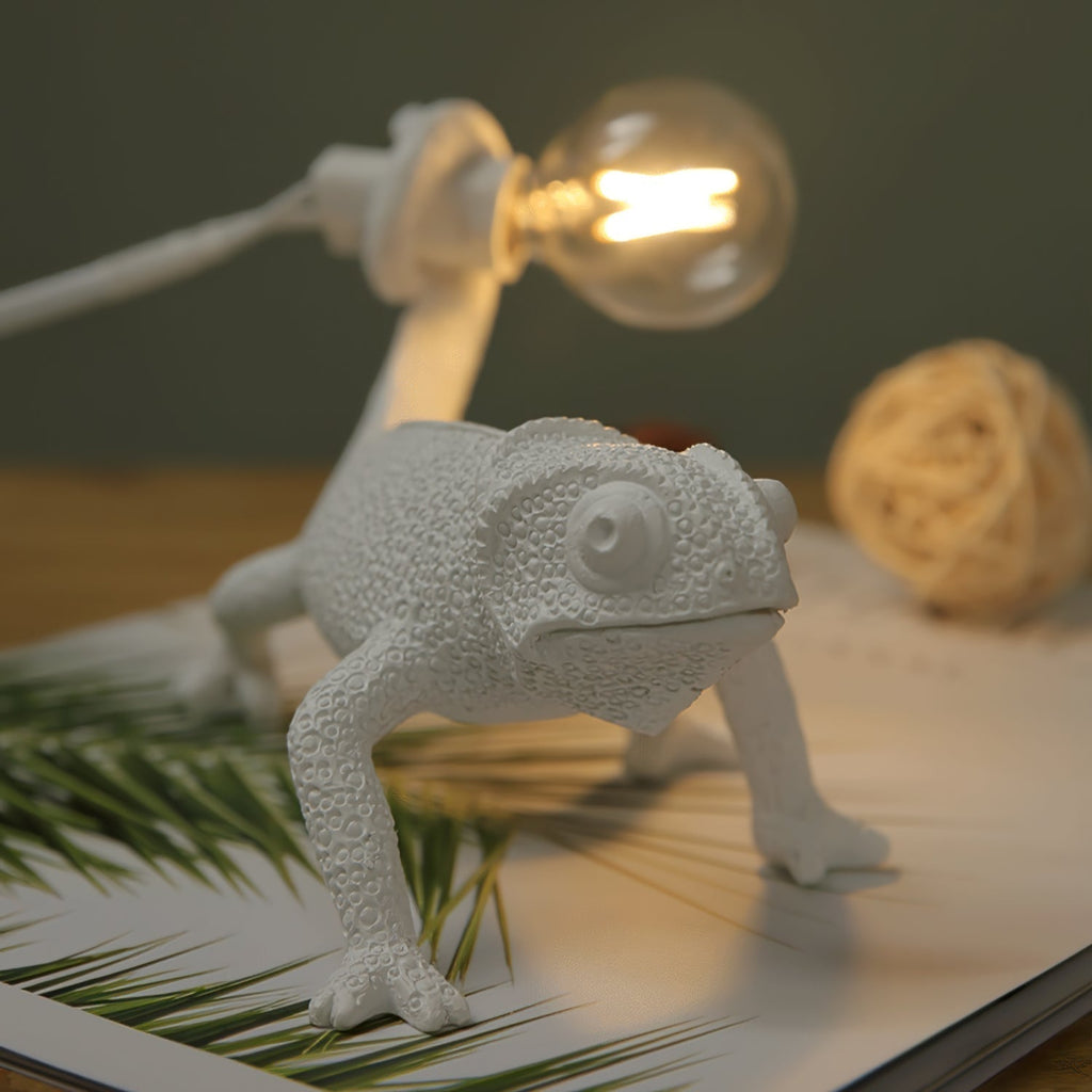 Mosrugs | CamouGlow – Resin Table Lamp with Charming Chameleon Detail