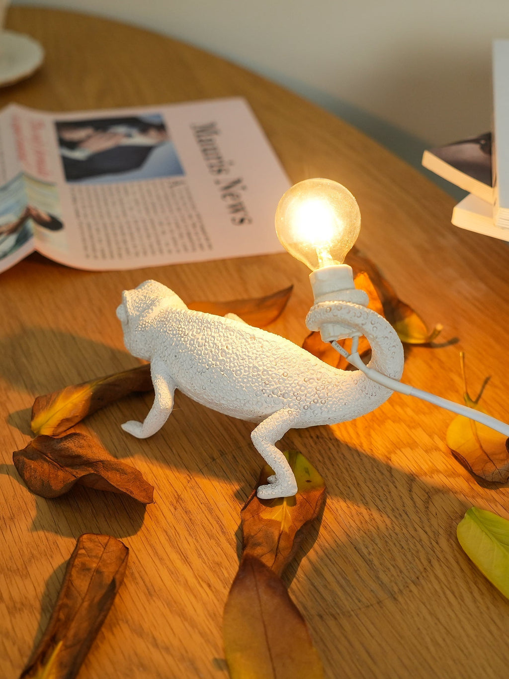 Mosrugs | CamouGlow – Resin Table Lamp with Charming Chameleon Detail