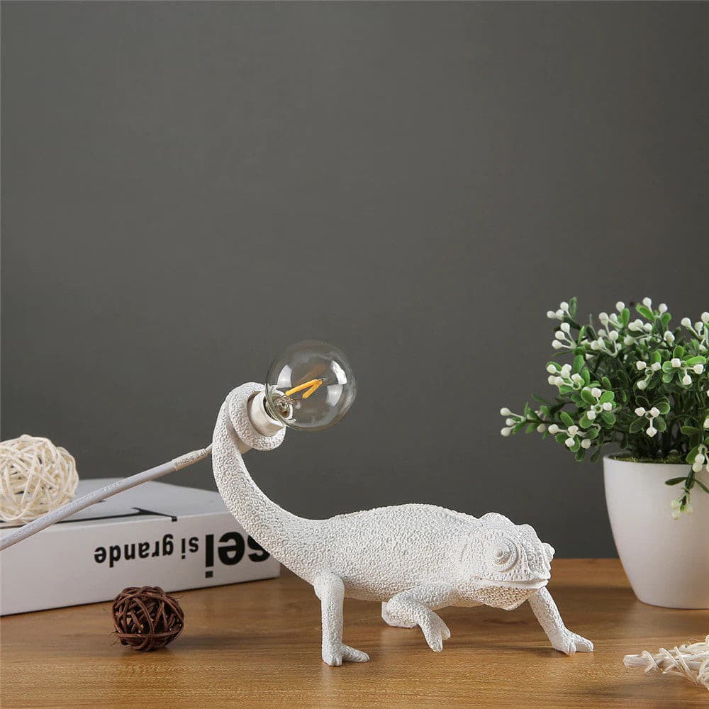Mosrugs | CamouGlow – Resin Table Lamp with Charming Chameleon Detail