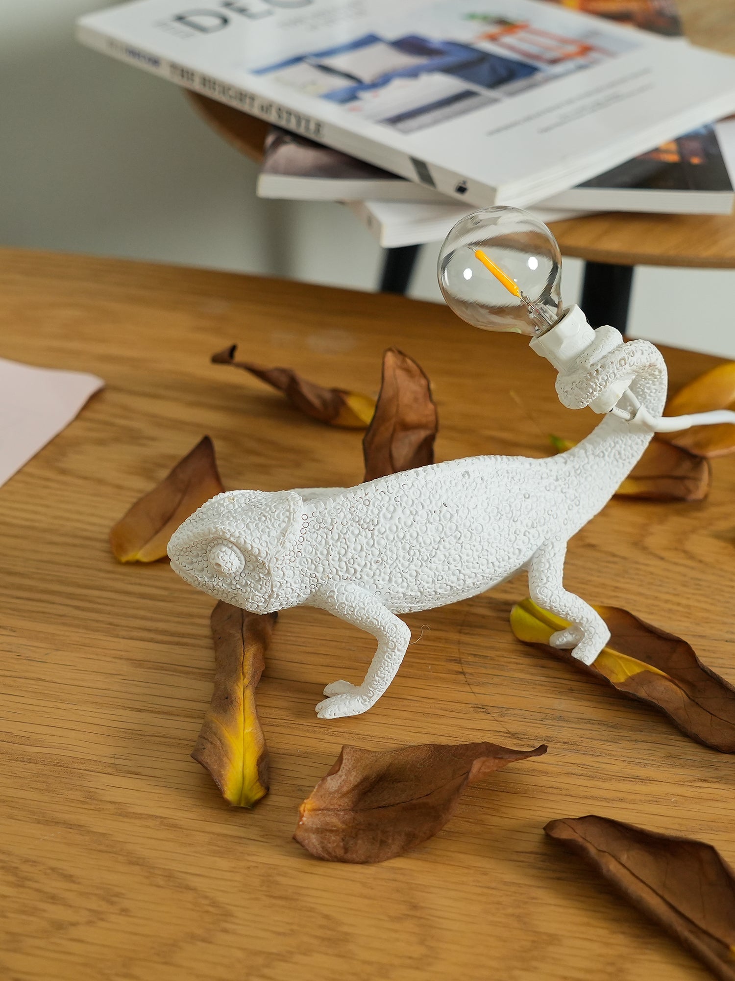 Mosrugs | CamouGlow – Resin Table Lamp with Charming Chameleon Detail