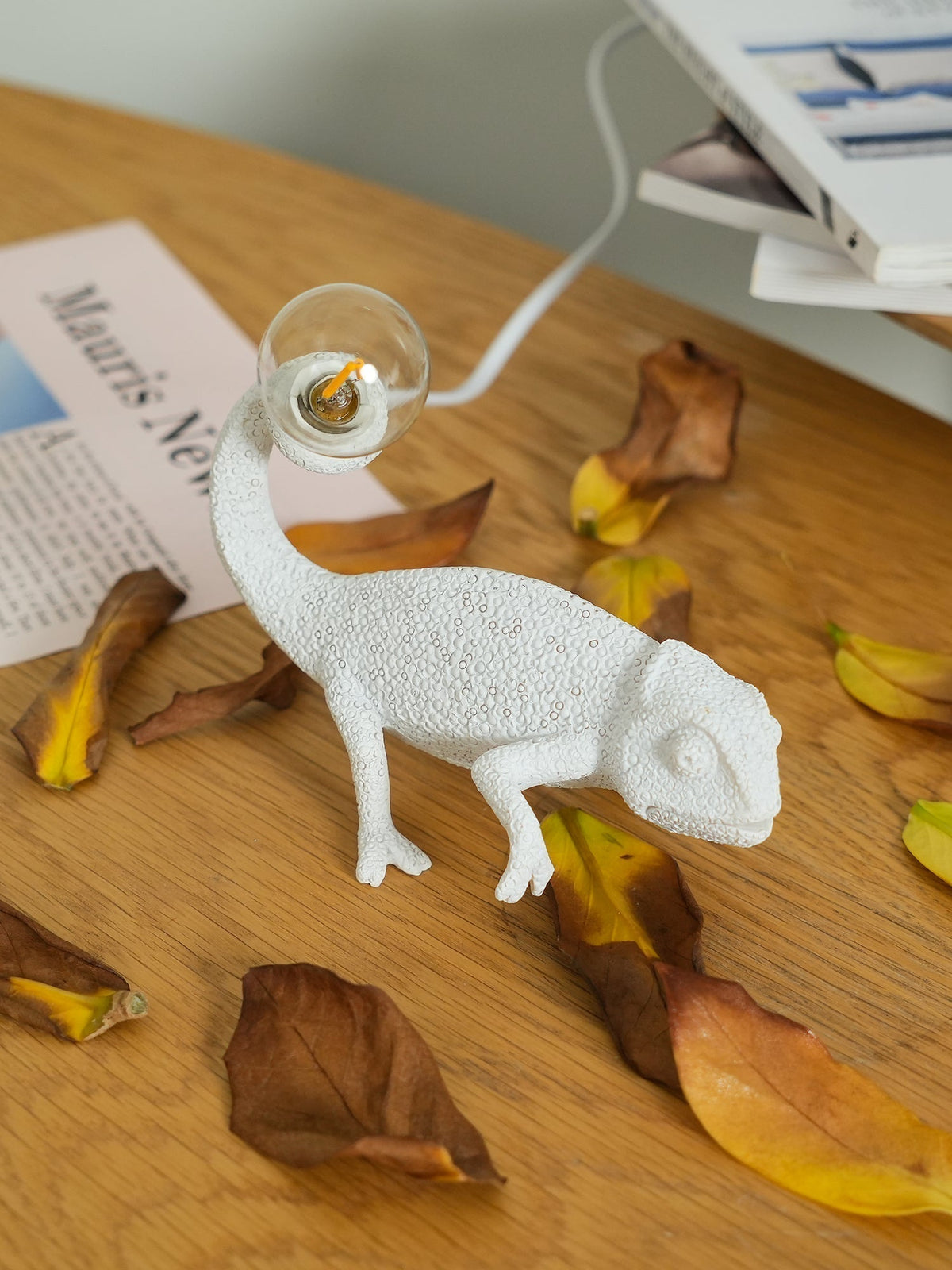 Mosrugs | CamouGlow – Resin Table Lamp with Charming Chameleon Detail