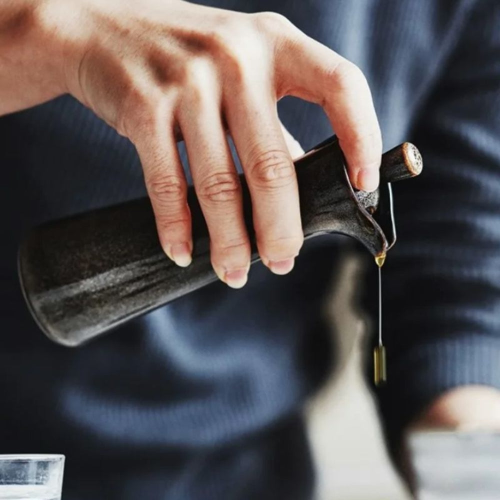 Mosrugs | EcoPour – Elegant Drip-Free Glass Oil Dispenser | Stylish & Sustainable Kitchen Accessory