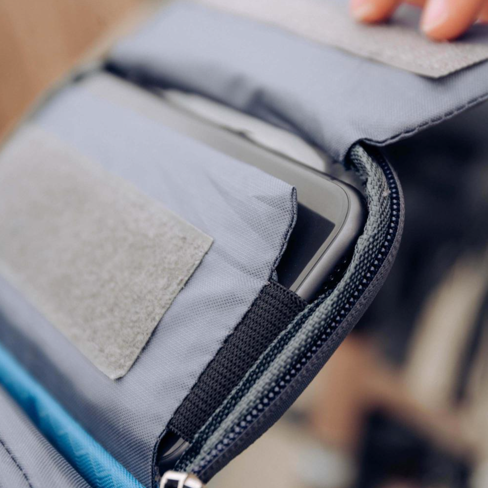 Mosrugs | Cycling Companion: Top-Rated Touchscreen Bike Bag