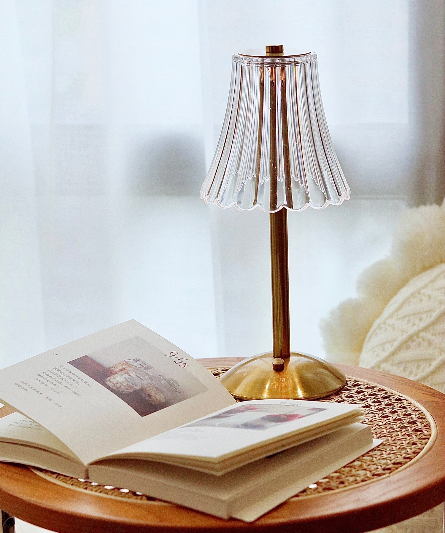 Mosrugs | RadiantGold – Elegant Portable Table Lamp