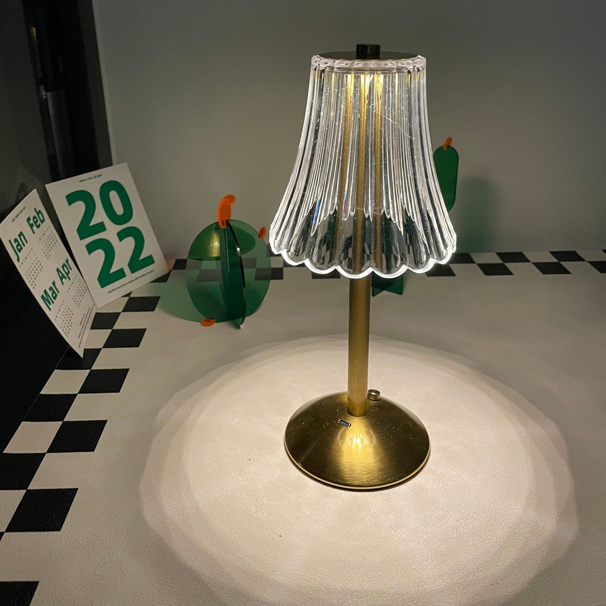 Mosrugs | RadiantGold – Elegant Portable Table Lamp