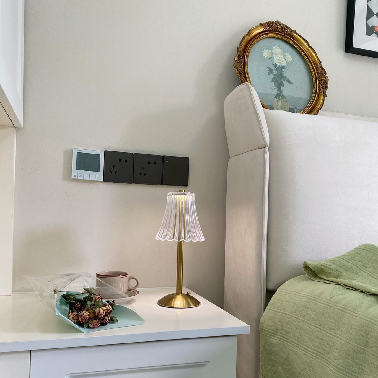 Mosrugs | RadiantGold – Elegant Portable Table Lamp