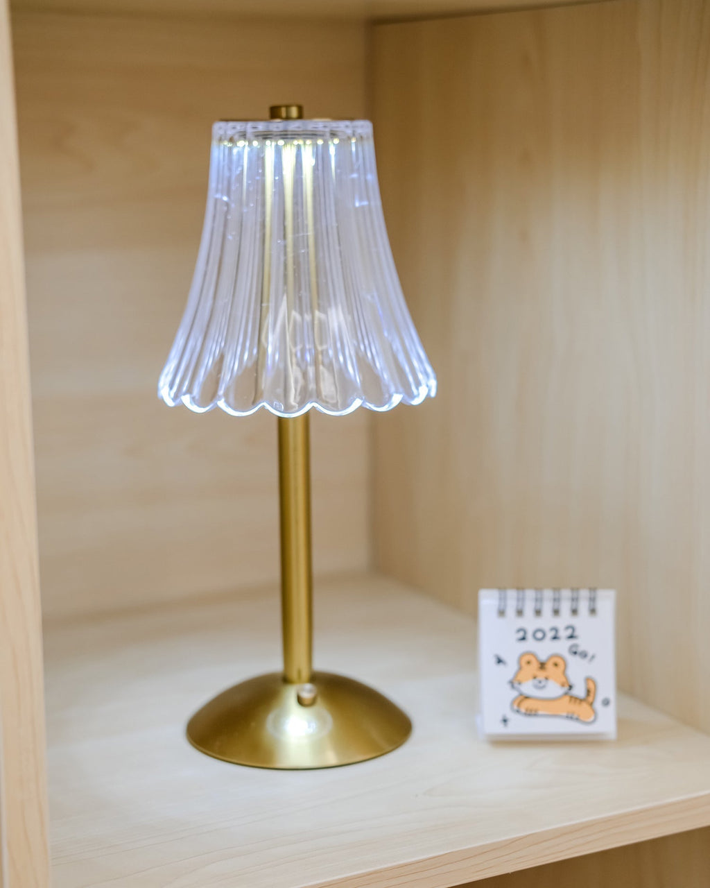 Mosrugs | RadiantGold – Elegant Portable Table Lamp