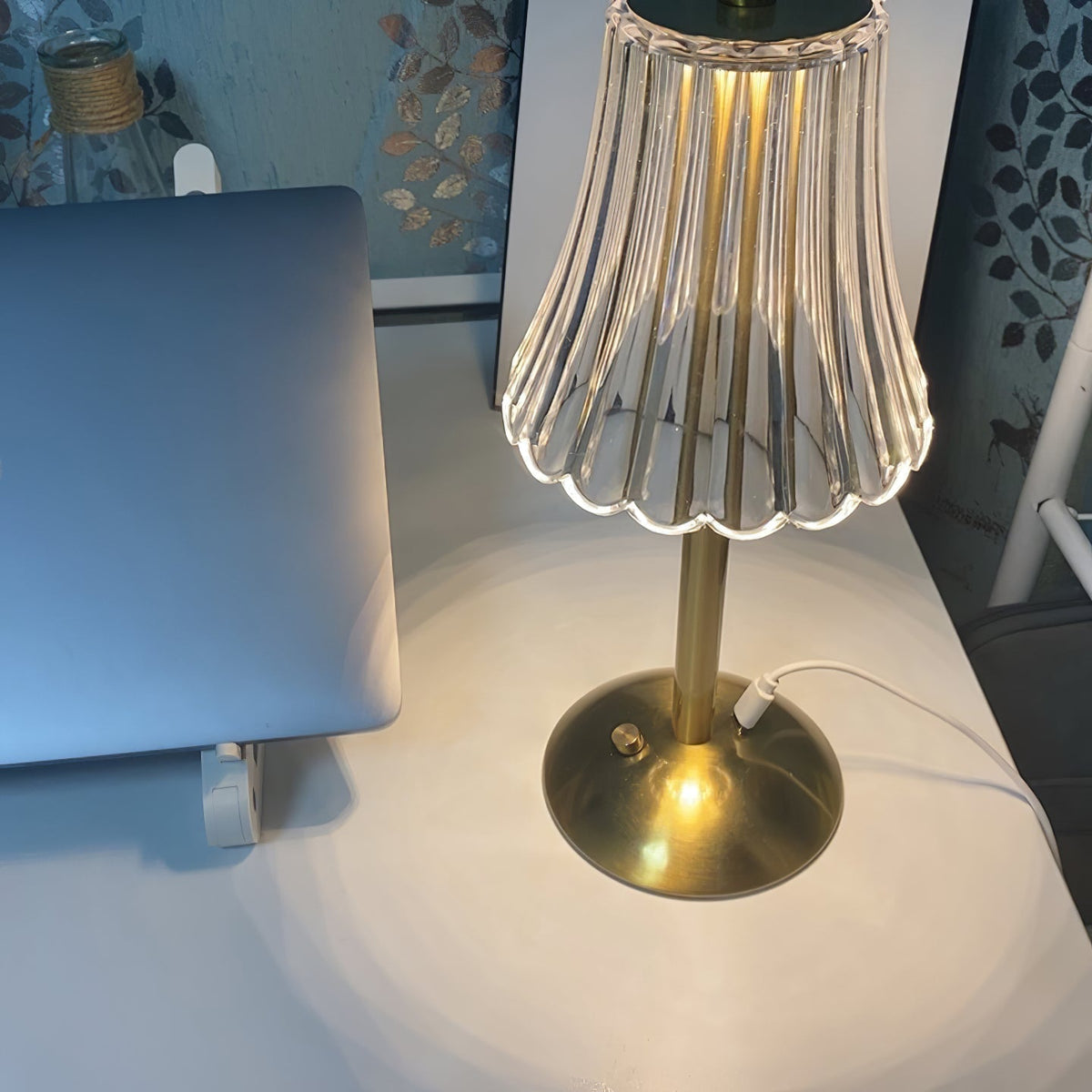 Mosrugs | RadiantGold – Elegant Portable Table Lamp