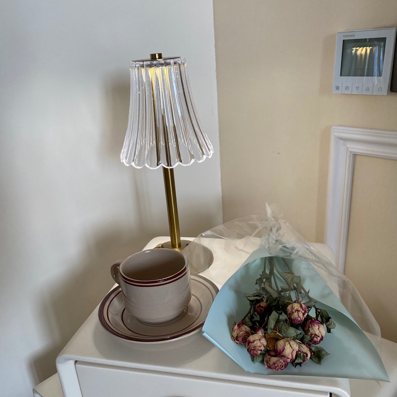 Mosrugs | RadiantGold – Elegant Portable Table Lamp