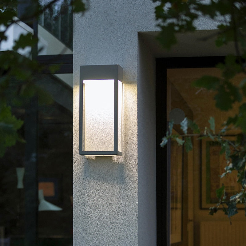 Mosrugs | SolarAura – Smart Solar Wall Lamp for the Garden