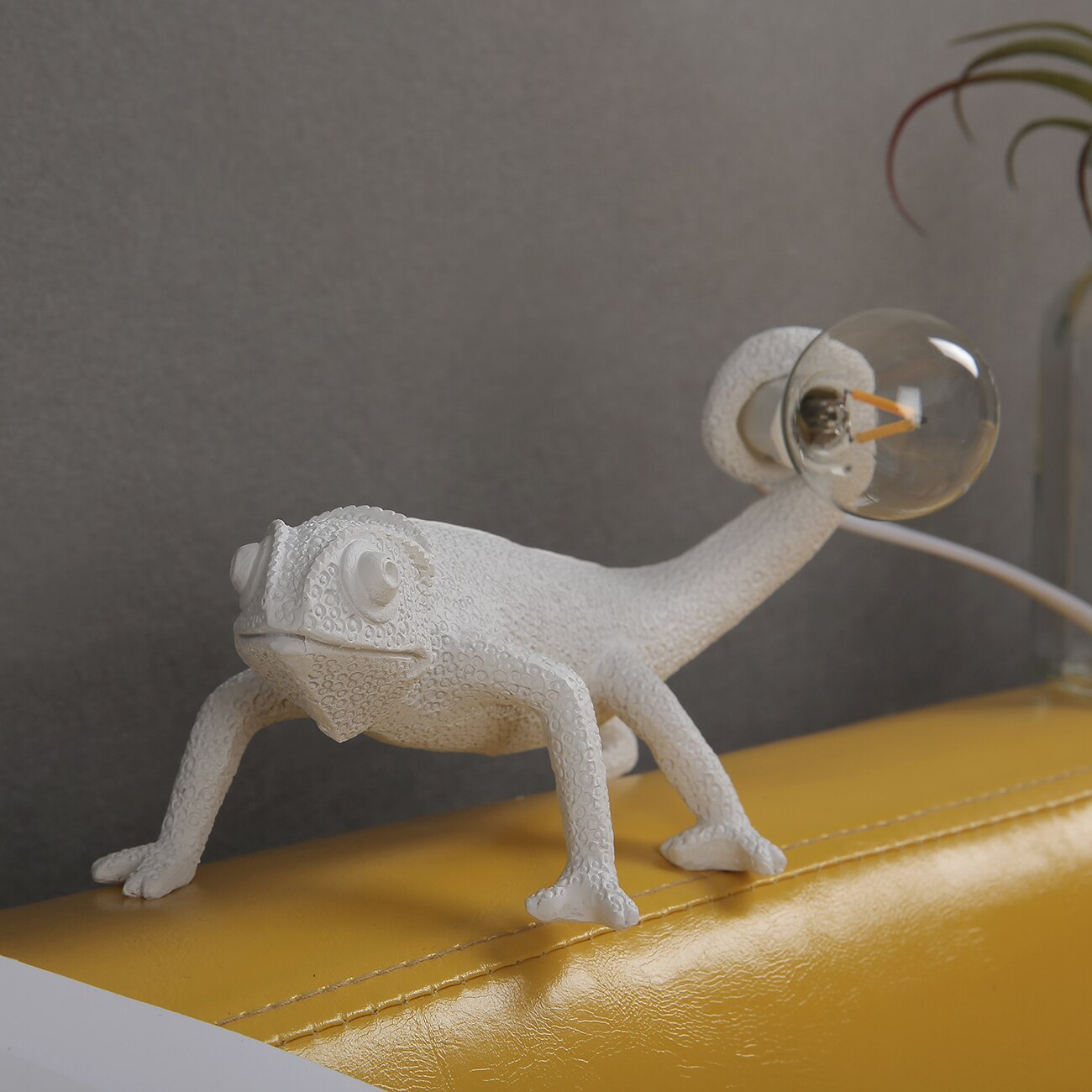 Mosrugs | GlowLizard - Resin Lizard Table Lamp
