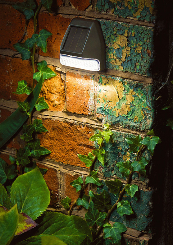 Mosrugs | SolarAura – Chic Solar Outdoor Light for a Warm Glow