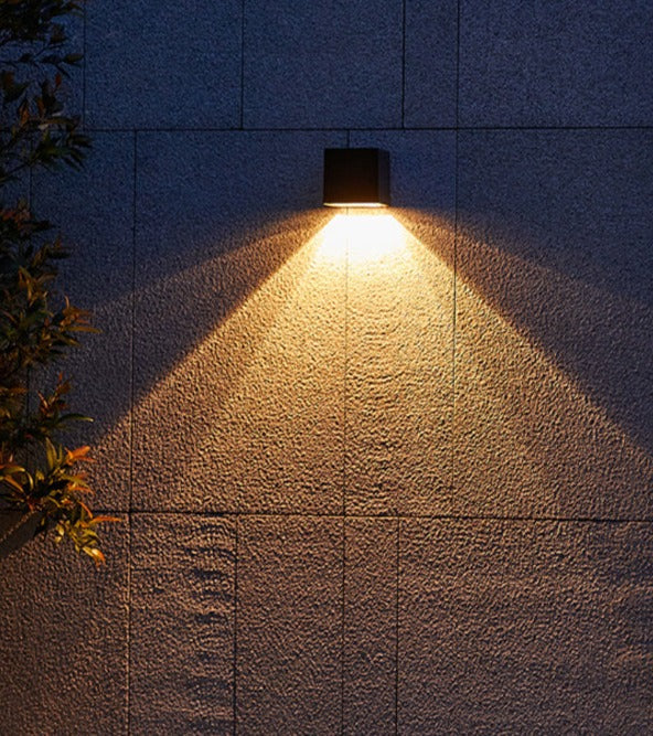 Mosrugs | GlowBeam – Elegant Outdoor Wall Lamp for Mood Lighting