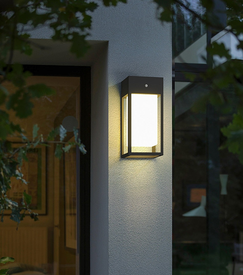 Mosrugs | SolarAura – Smart Solar Wall Lamp for the Garden