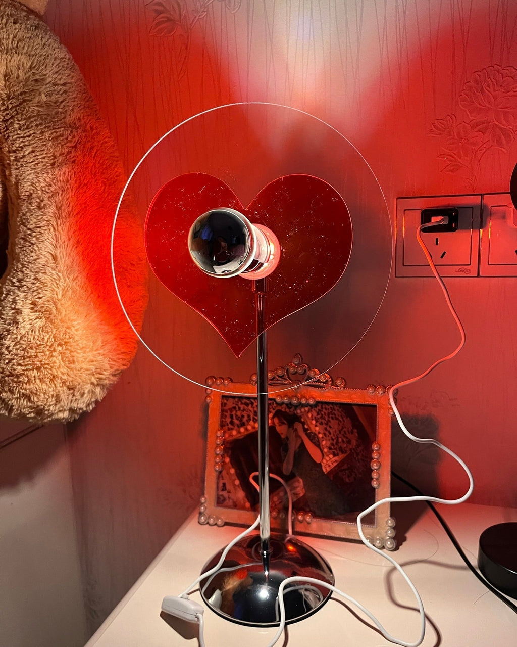 Mosrugs | LoveGlow – Elegant Table Lamp with Rechargeable LED