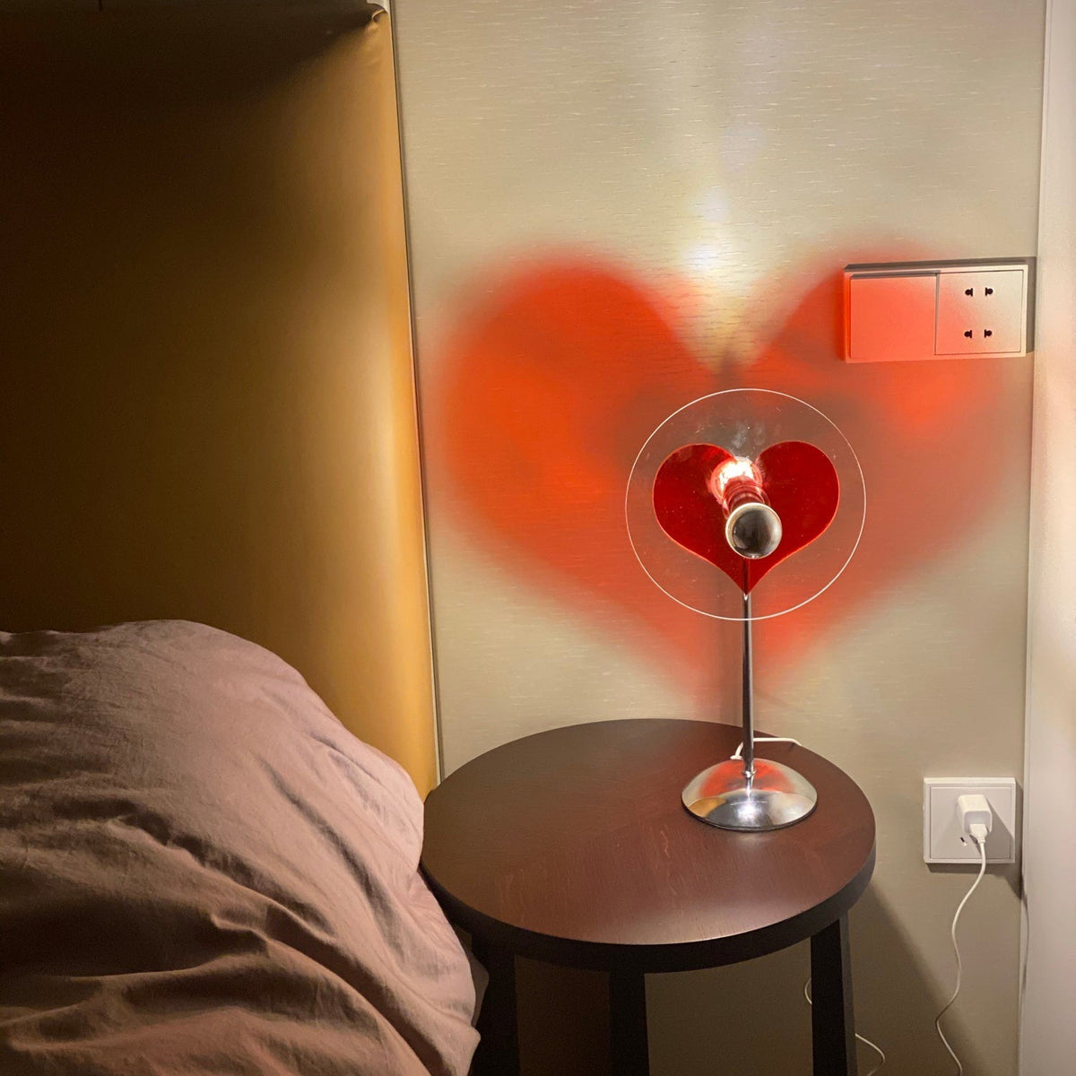 Mosrugs | LoveGlow – Elegant Table Lamp with Rechargeable LED