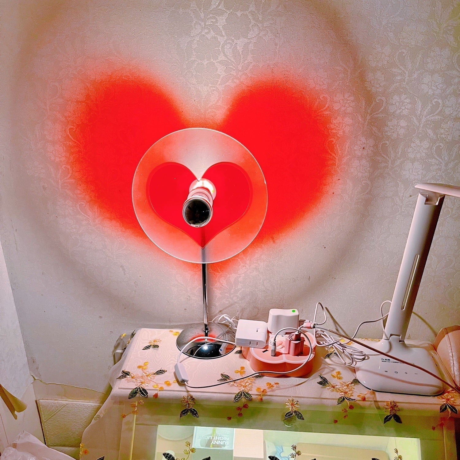 Mosrugs | LoveGlow – Elegant Table Lamp with Rechargeable LED