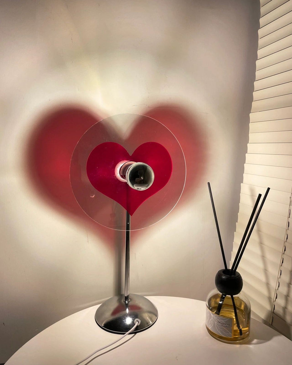 Mosrugs | LoveGlow – Elegant Table Lamp with Rechargeable LED