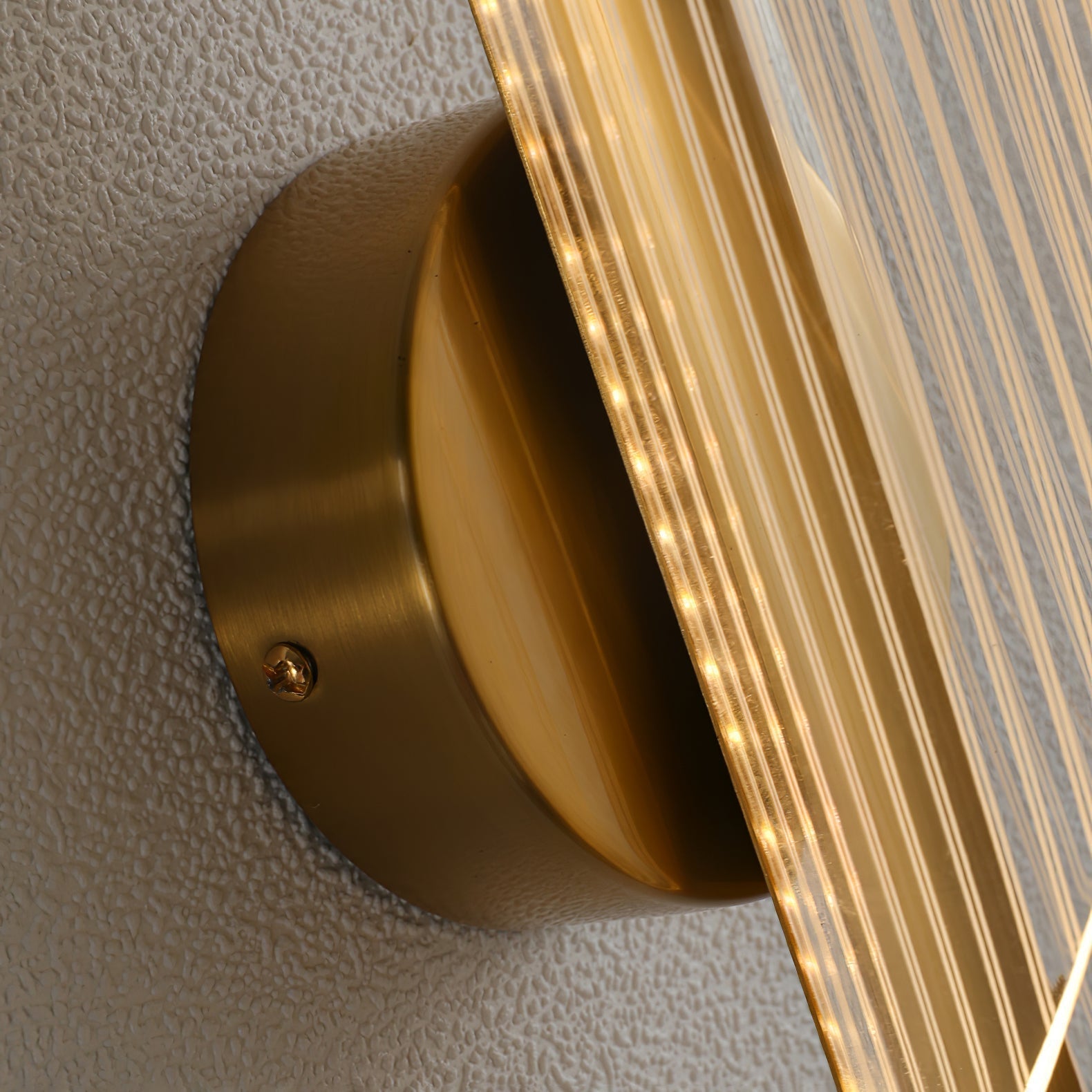 Mosrugs | CrystalAura – Sparkling Crystal Wall Light for Glamorous Touch