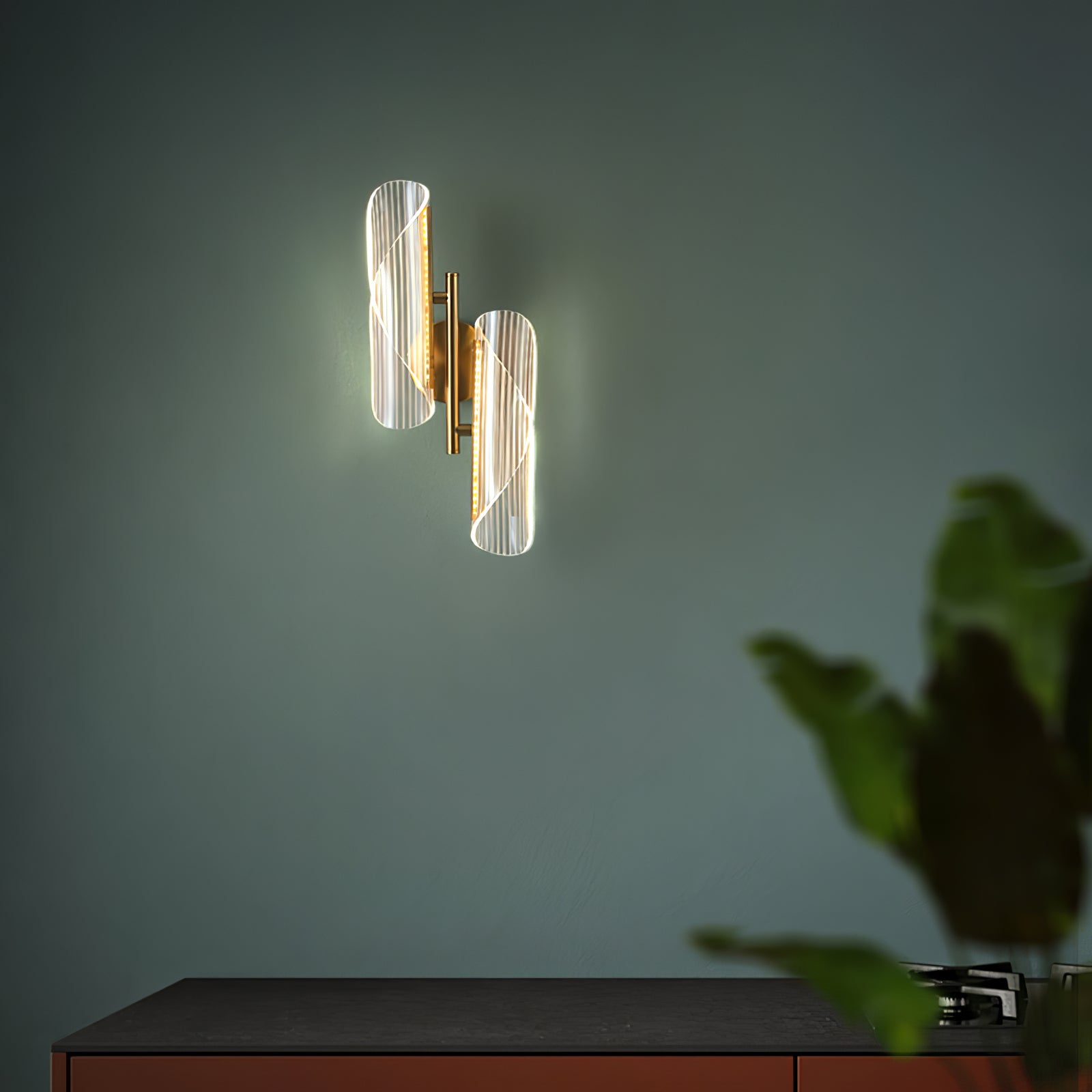 Mosrugs | CrystalAura – Sparkling Crystal Wall Light for Glamorous Touch