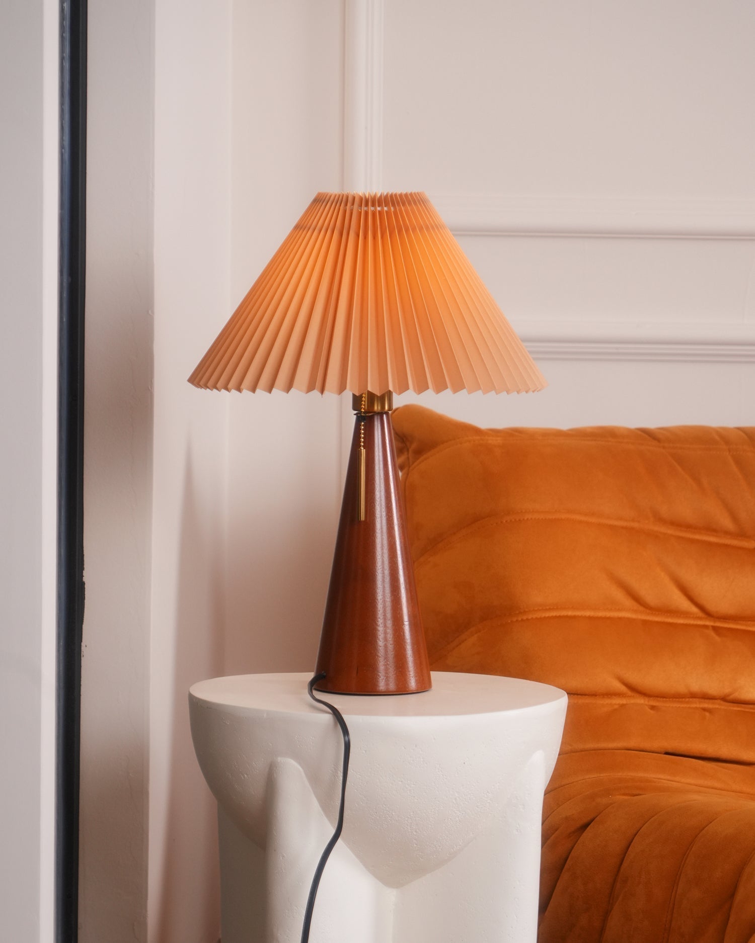 Mosrugs | AntiqueRadiance – Elegant Wood and Metal Table Lamp