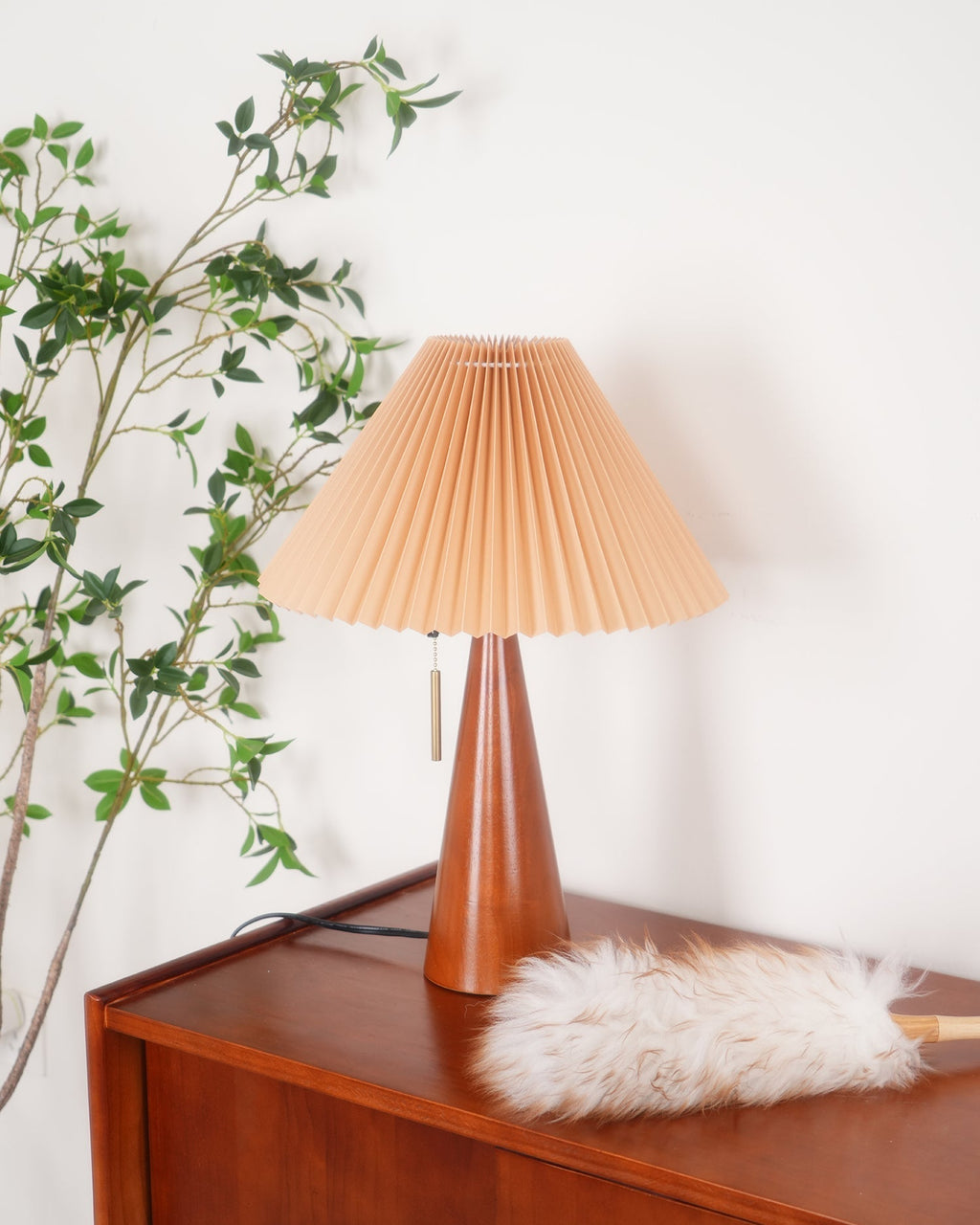 Mosrugs | AntiqueRadiance – Elegant Wood and Metal Table Lamp