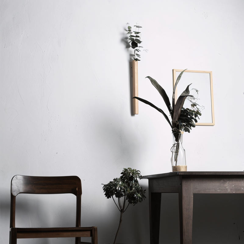 Mosrugs | FreshFloret Wall-Mounted Wooden Vase – Solid Beech & Walnut Flower Display