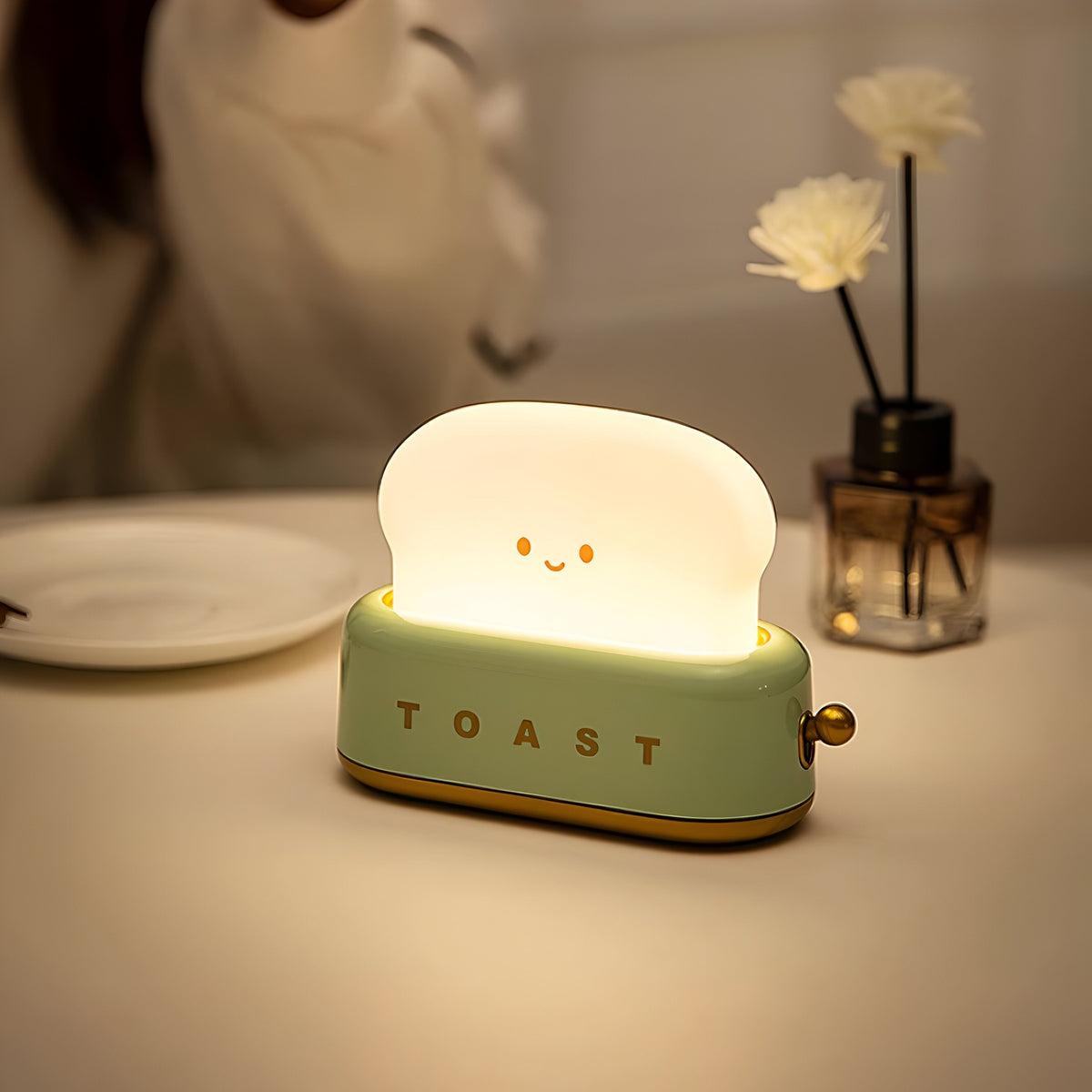 Mosrugs | TinyToast Table Lamp – Portable Toaster-Shaped Night Light with Dimmable LED & USB Port