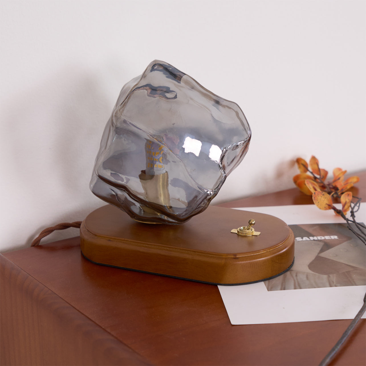 Mosrugs | RusticLume – Amber Glass and Wooden Table Lamp