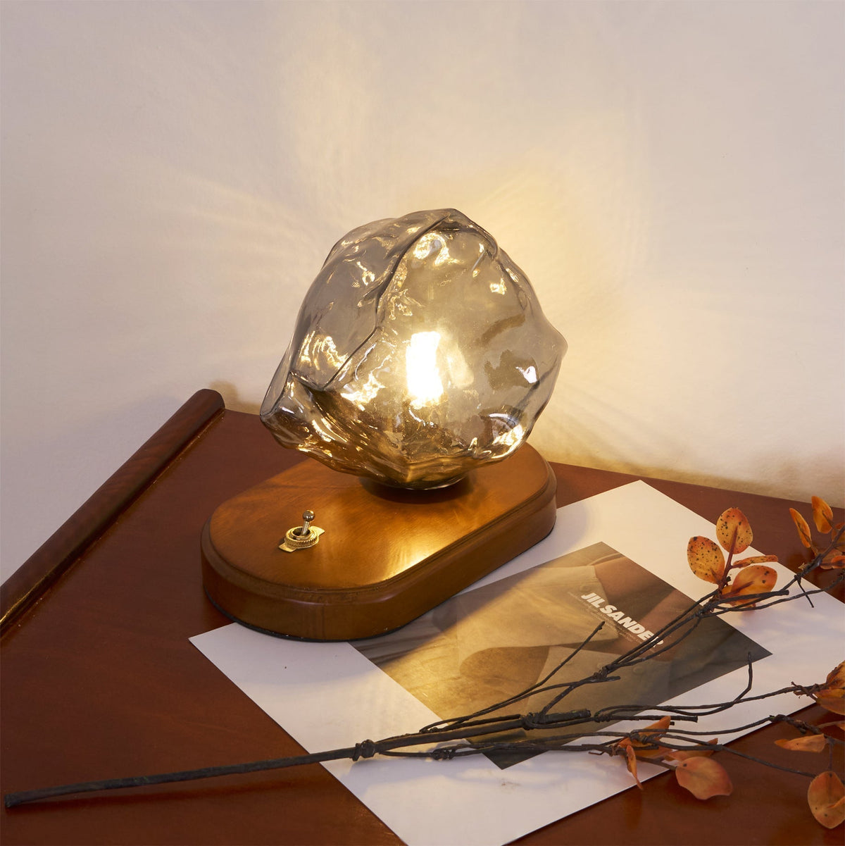 Mosrugs | RusticLume – Amber Glass and Wooden Table Lamp