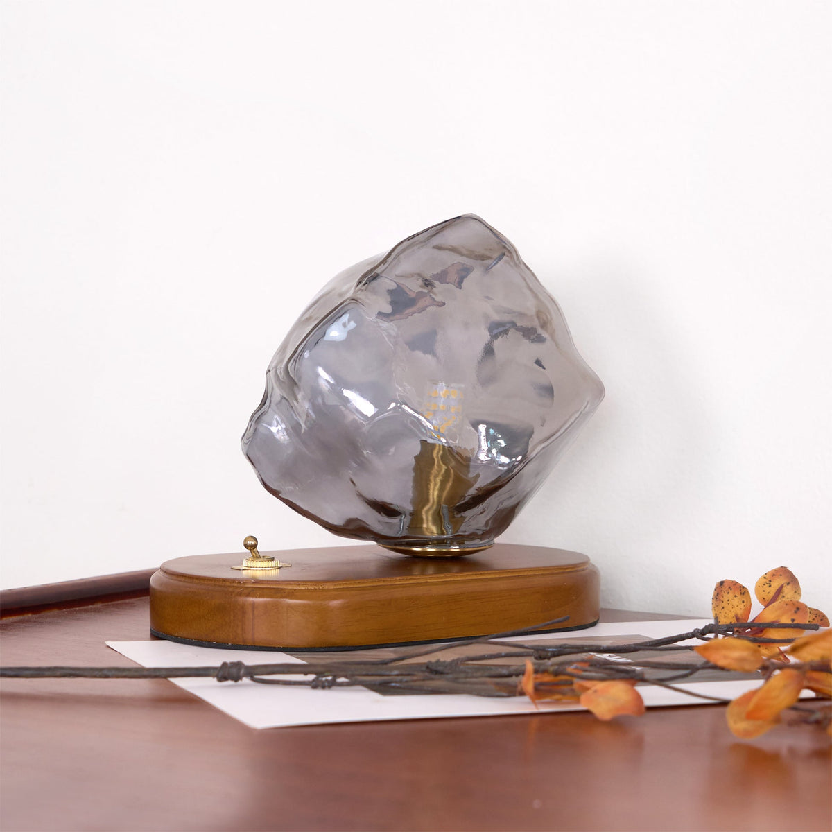 Mosrugs | RusticLume – Amber Glass and Wooden Table Lamp