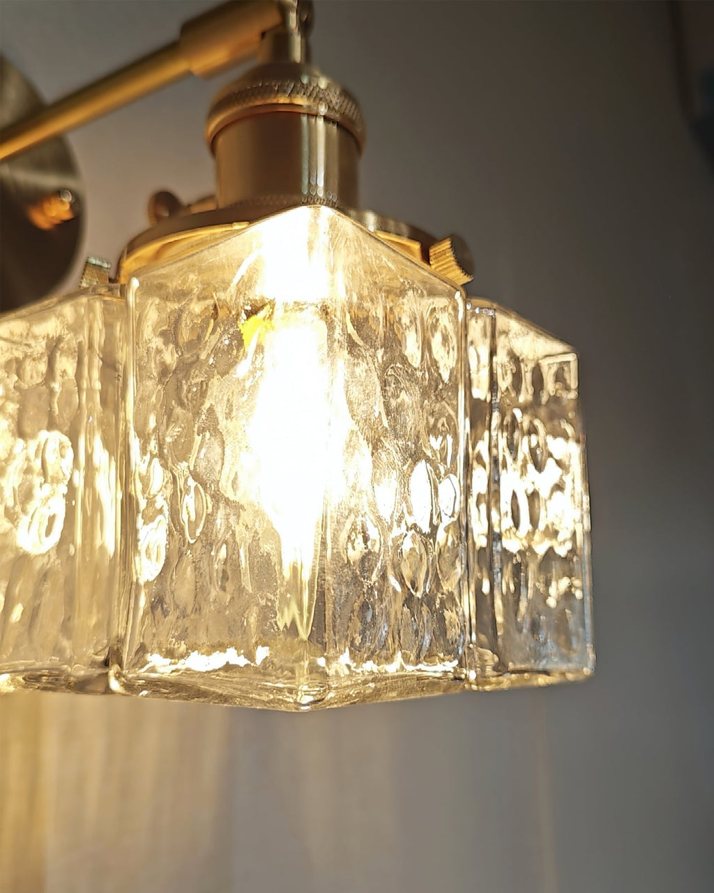 Mosrugs | RegalGlow – Royal-Inspired Wall Lamp for Refined Spaces